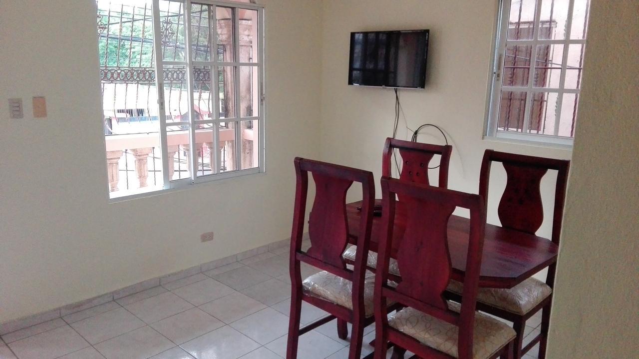 Queen of Hearts Apartahotel Santo Domingo Buitenkant foto